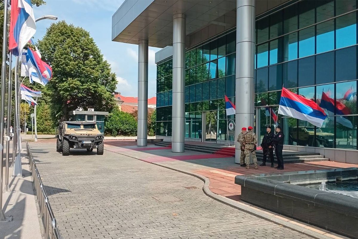 (FOTO) JEZIVA PORUKA Otkriven identitet osobe koja je poslala prijeteći mejl u Vladu Srpske
