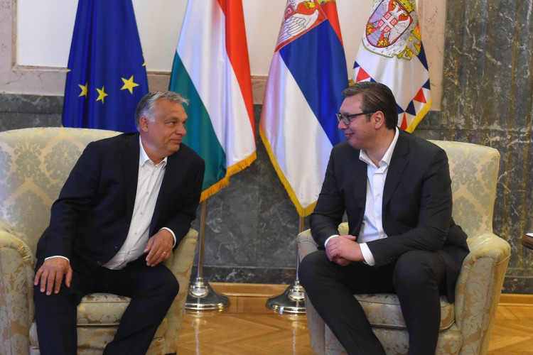 VELIKI KRST ZA VUČIĆA Predsjednik Srbije dobio visoko državno odlikovanje Mađarske