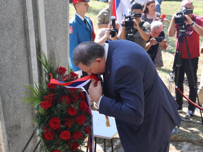 (FOTO) PRISUSTVOVAO DODIK U Šušnjaru kod Sanskog Mosta obilježeno 83 godine od stradanja 5.500 Srba