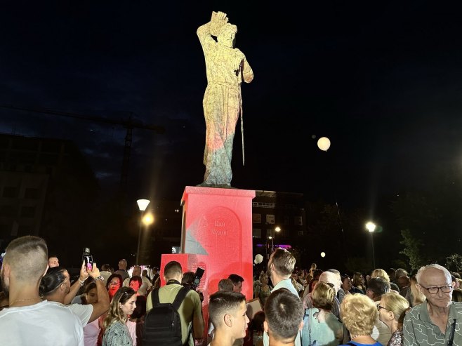 (FOTO) SVEČANO OTVARANJE U Banjaluci otvoren Park knjige i otkriven spomenik Kulinu banu