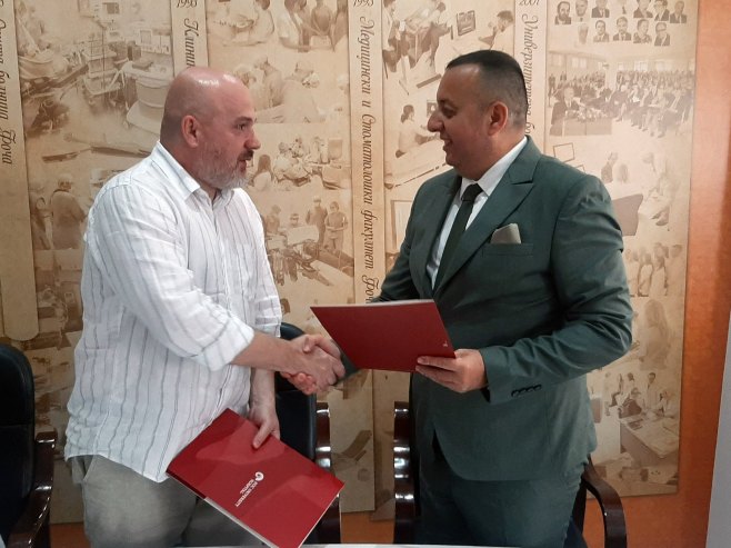 USAVRŠAVANJE LJEKARA NA NAJNOVIJOJ OPREMI Potpisan Memorandum o saradnji univerzitetskih bolnica iz Foče i Istanbula