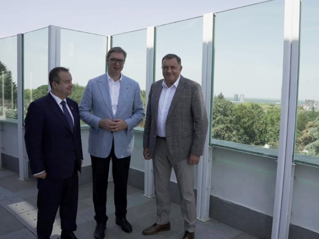 (FOTO) VIŠE TEMA NA STOLU Dodik, Vučić i Dačić razgovarali u Beogradu