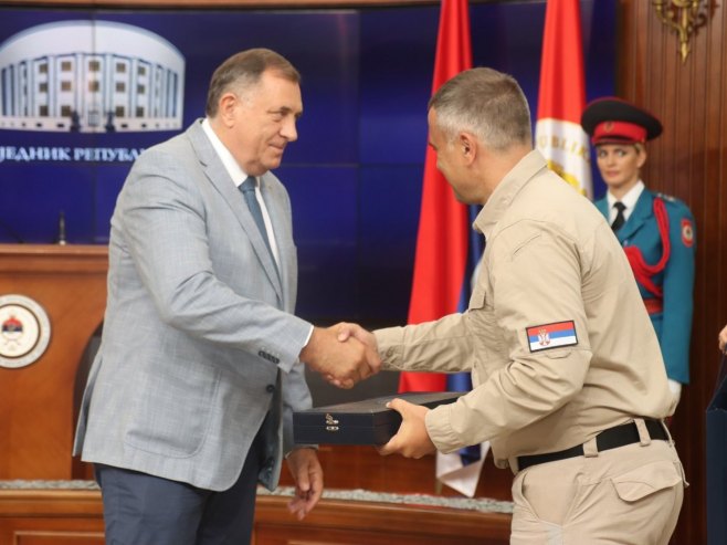 (FOTO) DODIK ODLIKOVAO NEDIĆA ORDENOM ČASTI: Hvala vam što ste se predano i odlučno borili za bezbjednost drugih