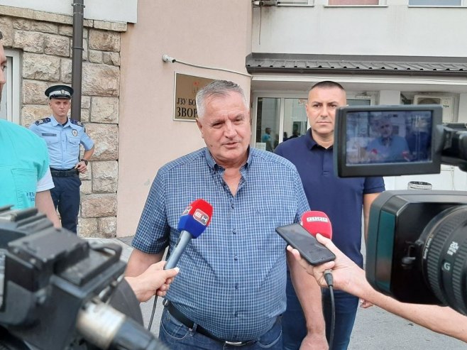 OGLASIO SE VIŠKOVIĆ NAKON SAOBRAĆAJKE: Zahvaljujući Bogu i prisebnosti vozača oba vozila, sve se završilo na materijalnoj šteti