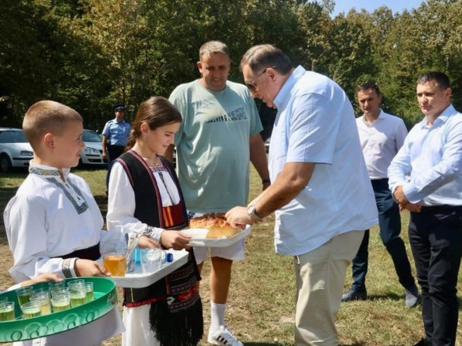 PODSTICAJ DA MLADI OSTAJU NA SELIMA Piskavica dobija vrtić uz pomoć predsjednika Srpske