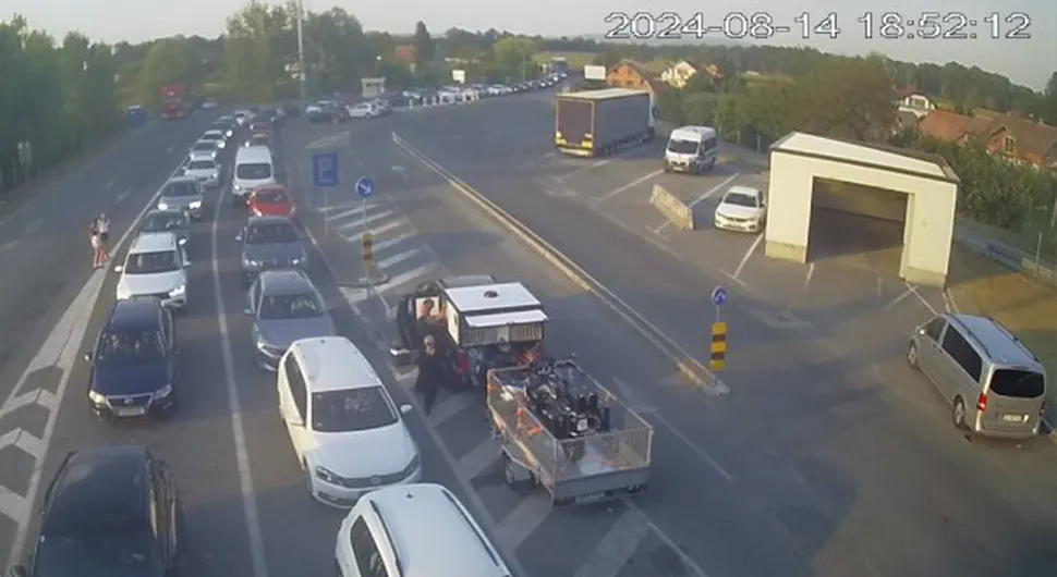 BUDITE STRPLJIVI Pojačan saobraćaj na ulazu u BiH iz Hrvatske