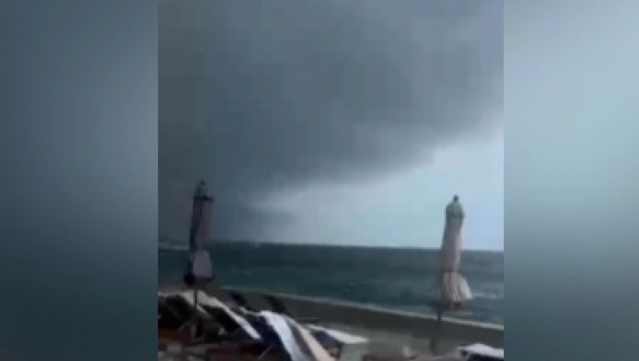 (VIDEO) NEZAPAMĆEN TORNADO Vrtlog na plaži u Sočiju: Ne sjećam se da je ikada bilo takvih u avgustu