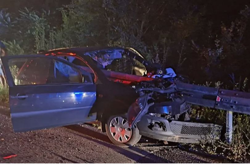 (FOTO) ZASTRAŠUJUĆI PRIZORI SA MJESTA NESREĆE U stravičnoj saobraćajci kod Ribnika poginula jedna osoba