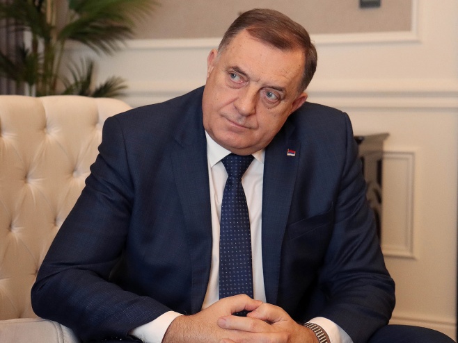 ZASTOJ EVROPSKOG PUTA BiH Dodik razgovarao s komesarom Oliverom Varheljijem