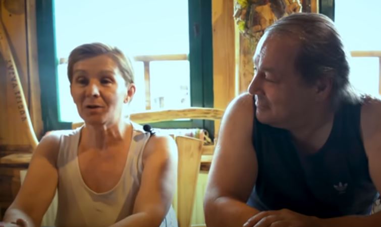 (VIDEO) LJUDI SE ČUDE KAKO PETROVIĆI DANAS ŽIVE Jasna se udala u šestom razredu, a sa 13 rodila: Kilogram palente smo dijelili nas petoro na sedam dana