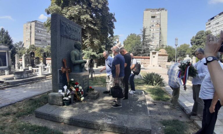 POLOŽENI VIJENCI NA GROB SRPSKOG KNJIŽEVNIKA Počela manifestacija “Kočićev dan u Beogradu”