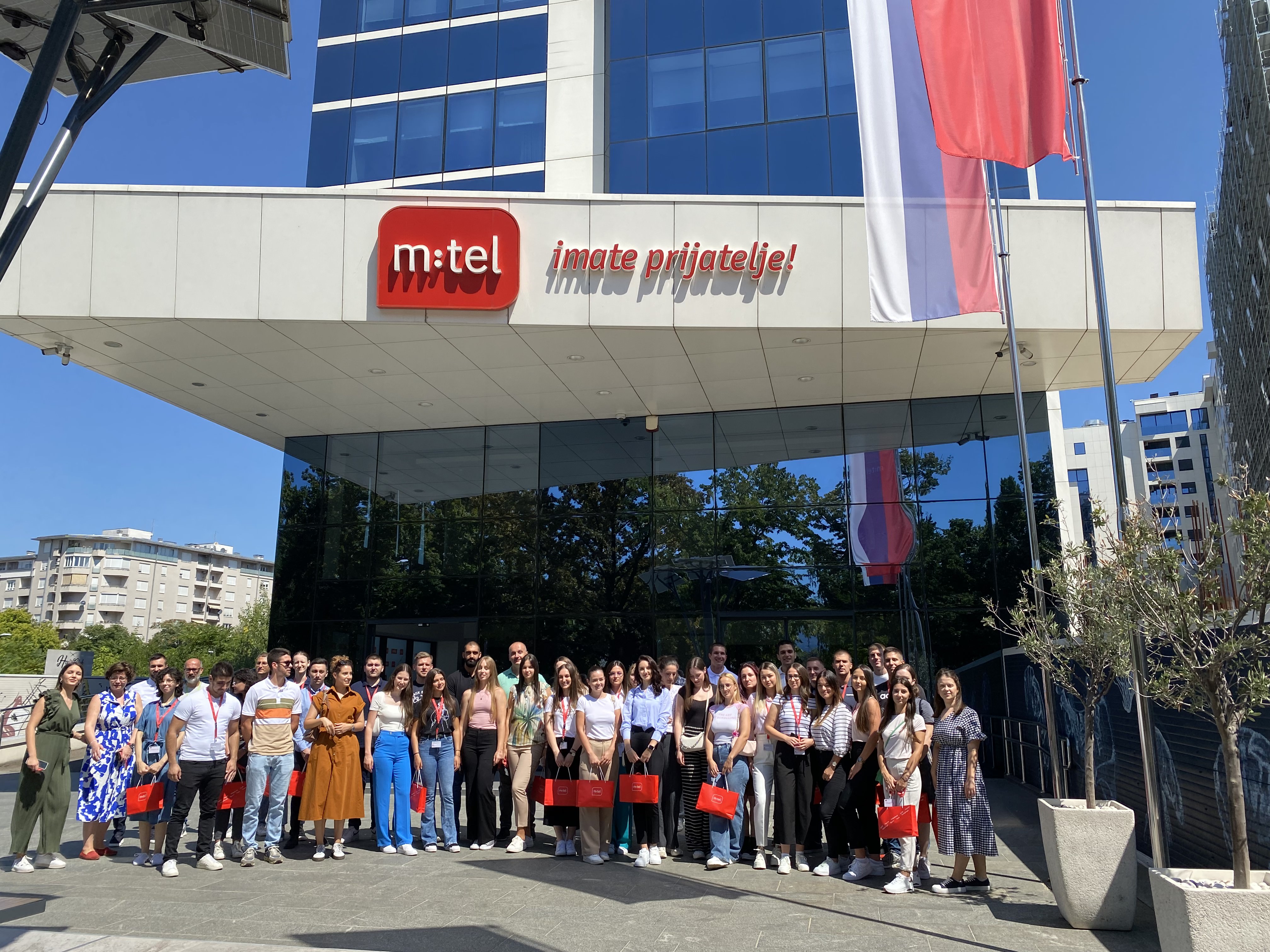 U prostorijama kompanije m:tel, po prvi put je počela sa radom ljetna akademija za studente fakulteta sa IKT usmjerenjima