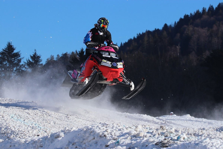 MJESTO ISPORUKE JE JAHORINA Agencija za vazdušnu plovidbu BiH kupila motorne sanke