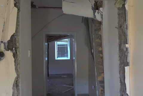 SLAVICA OSTALA BEZ MUŽA I DOMA Nije osjetio da curi plin, uključio kafe aparat, a od eksplozije odletio krov