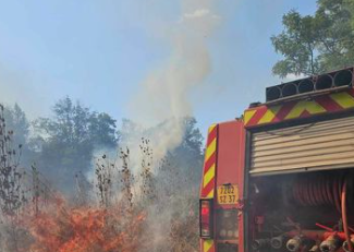 (FOTO) SUMNJA SE NA LJUDSKI FAKTOR Izbio požar između Ilijaša i Breze