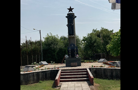 SLUŽEN PARASTOS I POLOŽENI VIJENCI "Oni su položili svoje živote da bismo mi imali Republiku Srpsku"