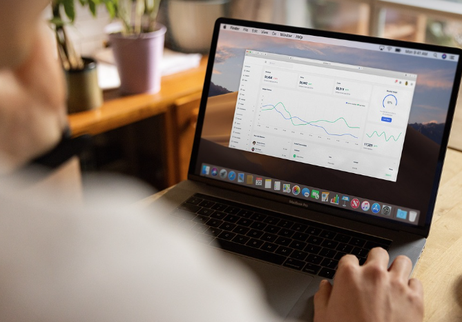 (FOTO) GDJE ŽENE RADE? Dame dominiraju u 2 sektora u Srpskoj, jedan podatak bi vas mogao iznenaditi