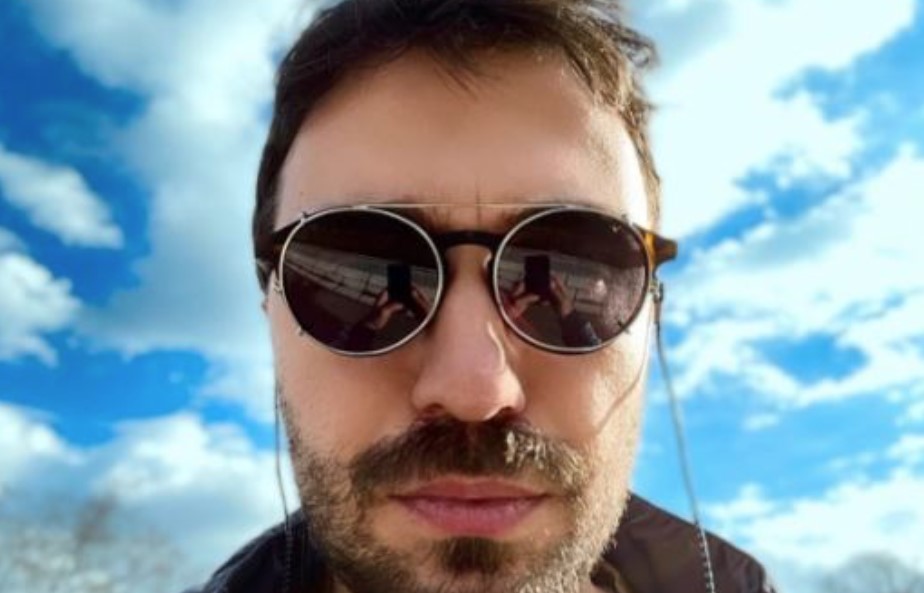 DJEVOJKA GA PREVARILA SA NAJBOLJIM PRIJATELJEM U TOALETU Glumac otvorio dušu, pa priznao da je zbog ljubavnih muka išao kod psihijatra