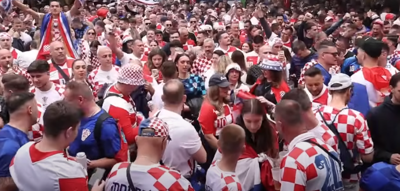 NAVIJAČI SKUPO KOŠTALI UEFA kaznila Hrvatsku zbog rasizma
