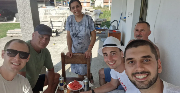 (FOTO) "DOBROTA NIJE NESTALA" Dositej Petković krenuo na put humanosti! Prvi dan doživio prijatno iznenađenje