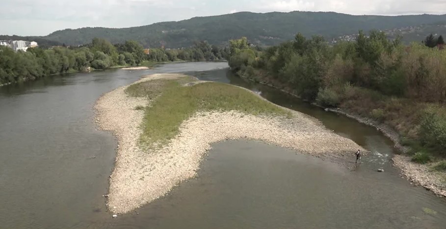 OPREMA VIŠE NE MOŽE DA IZMJERI Nivo Bosne na istorijskom minimumu