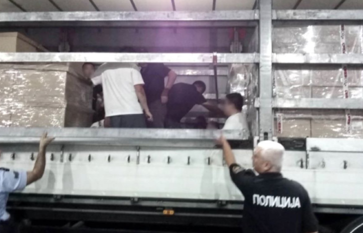 "PAO" NA GRANICI Državljanin BiH uhapšen pri pokušaju krijumčarenja 15 Kineza
