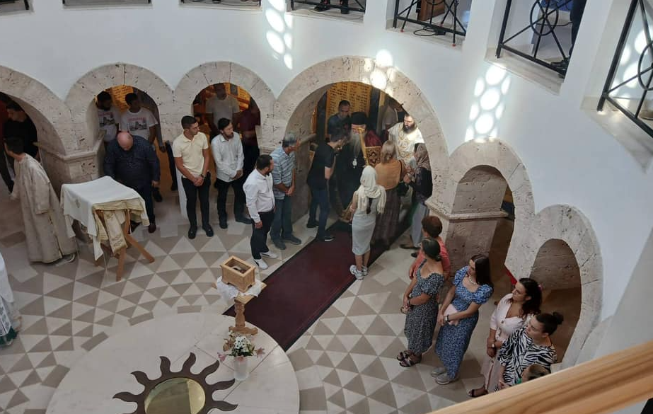 POMEN ZA UBIJENE SRBE Mitropoliti Hrizostom i Joanikije služi liturgiju u Prebilovcima