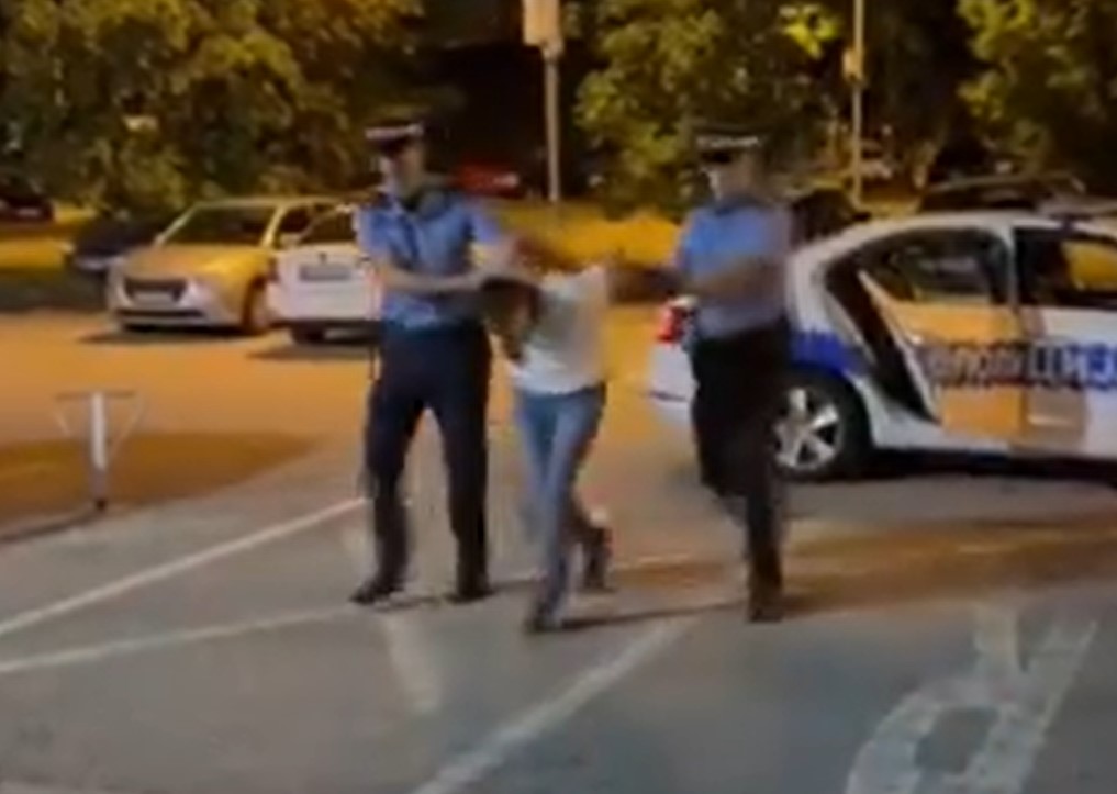 HAPŠENJE U BANJALUCI U akciji policije privedene tri osobe, zaplijenjeno 1,5 kilograma marihuane