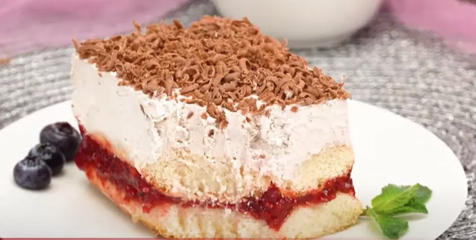 GOTOVA ZA 5 MINUTA Sladoled torta sa piškotama: Jednostavna i ukusna poslastica
