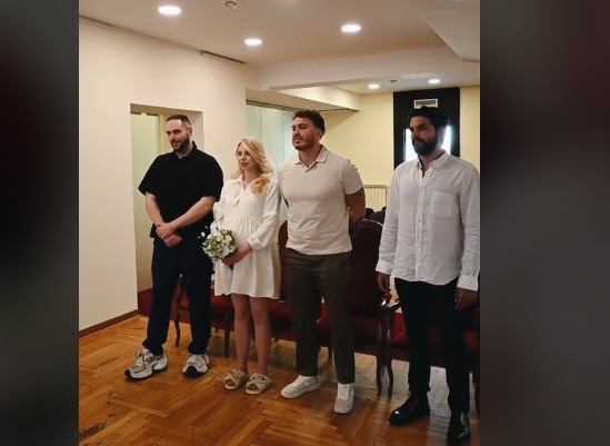 (VIDEO) COBIJEVA BIVŠA IZGOVORILA SUDBONOSNO DA Vjenčali se vaterpolista Nemanja Vico i blogerka Jelena Nikolić