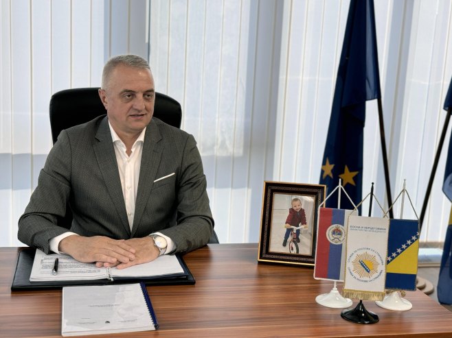 "TAKVA LICA NE MOGU BITI VRAĆENA U ZEMLJE PORIJEKLA" Laketa: Zabrinjavajuće prisustvo naoružanih grupa koje prebacuju migrante