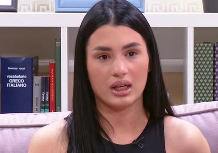 OPLELA PO STARIJIM KOLEGAMA Zorana Mićanović progovorila o stanju na estradi: Možda one jesu legende, ali dolaze mlađe, ljepše