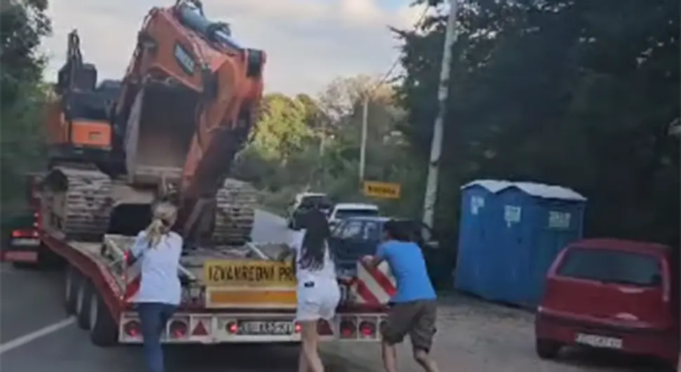 BORBA TRAJALA VIŠE OD MJESEC DANA Bageri otišli sa izvora Une u Donjoj Suvaji nakon odluke Državnog inspektorata