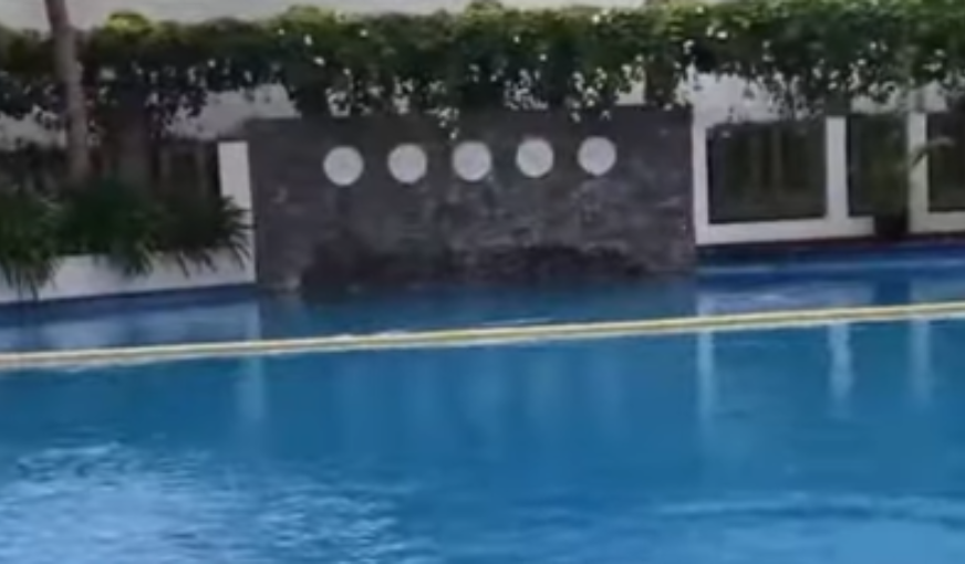 (VIDEO) HOROR U GRČKOJ Djevojčica satima mrtva bila na dnu bazena: Angelika (8) se utopila, porodica očajna "Poslali smo je da uživa, a oni su nam je vratili mrtvu"