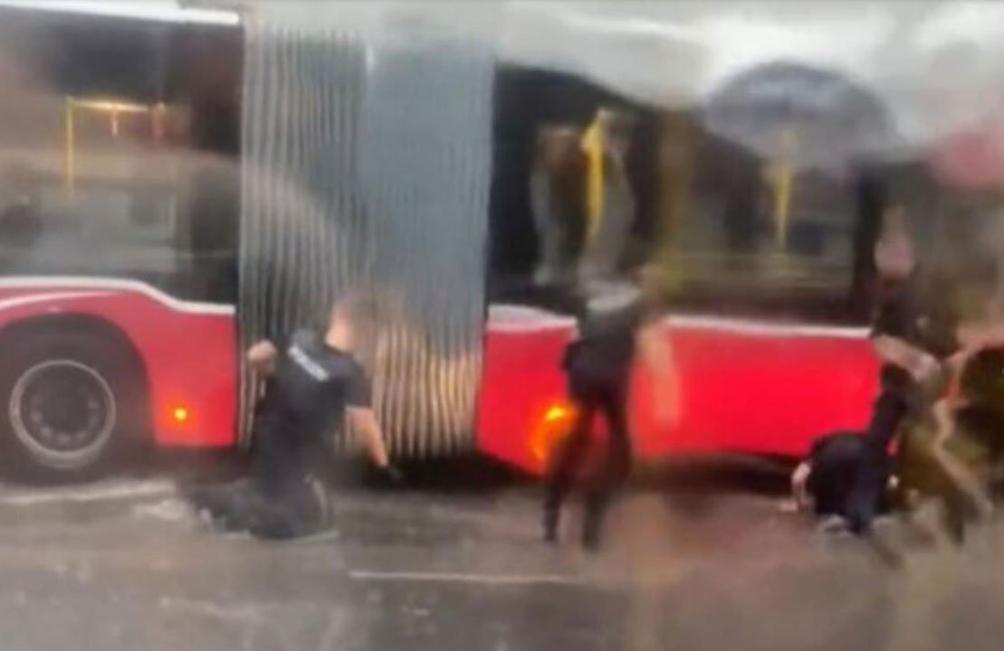 (VIDEO) BUJICA ODNIJELA ŽENU Dramatični snimci iz Beča, Austrija doživjela rekordno nevrijeme