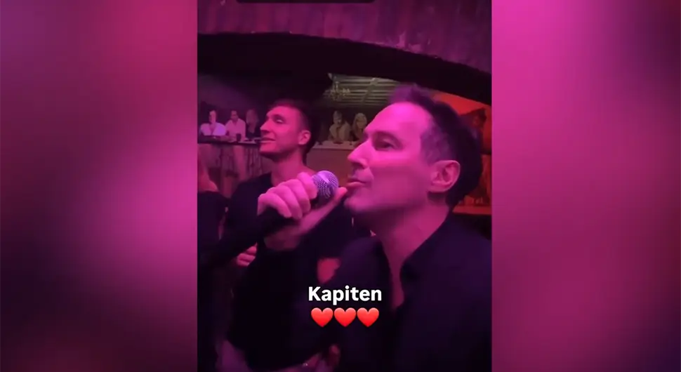 NAPRAVILI HAOS NA SPLAVU Bogdan Bogdanović slavio medalju usred Beograda