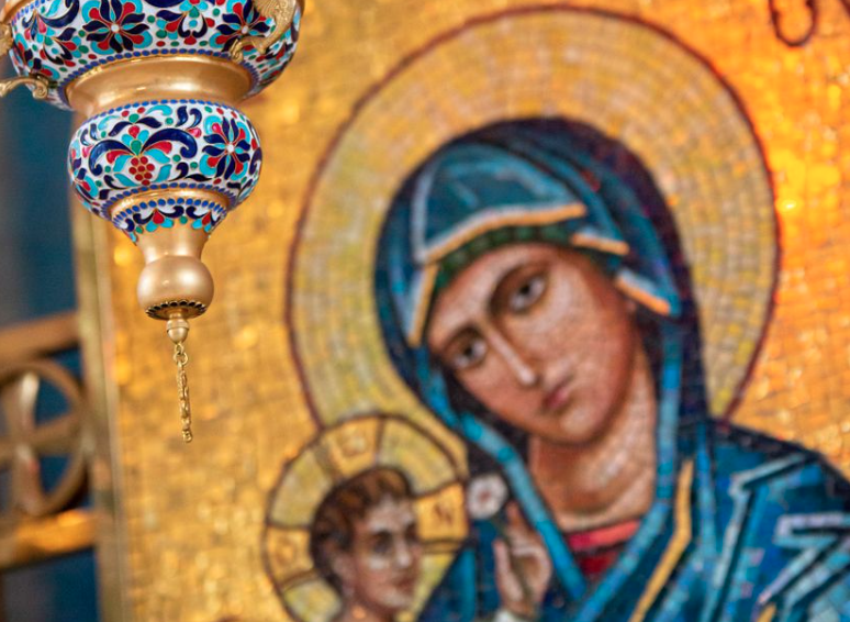 VELIKI DAN ZA PRAVOSLAVCE Vjernici proslavljaju praznik Uspenja Presvete Bogorodice: Ove običaje valja ispoštovati