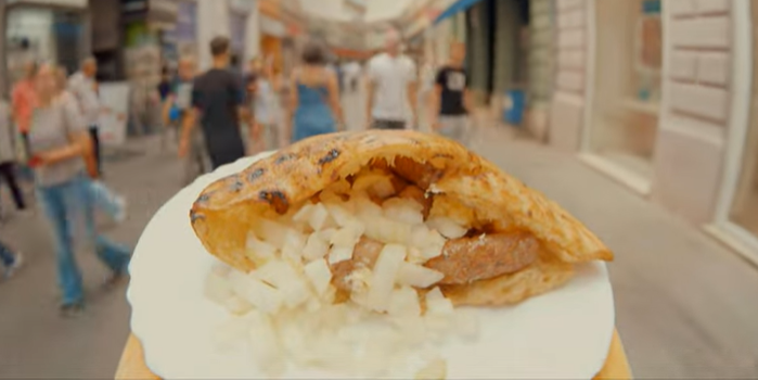 (VIDEO) KULTNO JELO NA BALKANU U kojoj zemlji se prave najbolji ćevapi?
