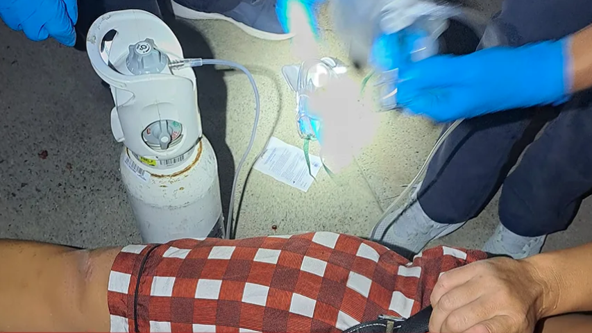 (UZNEMIRUJUĆE FOTOGRAFIJE) DETALJI UŽASA NA HALKIDIKIJU Pucnjava u baru, ljudi i djeca u panici bježali
