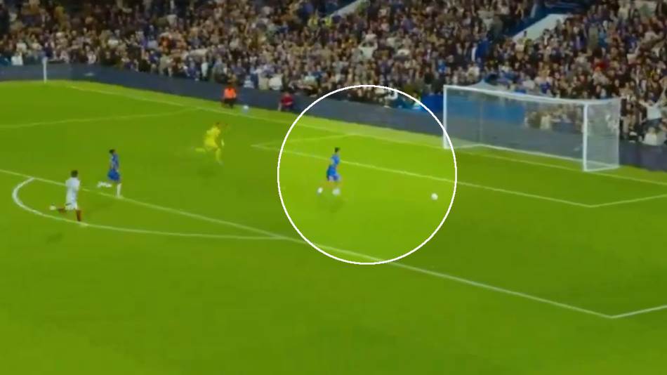 (VIDEO) KAKAV KIKS! Navijači Čelsija ustali i počeli da slave gol, a onda je uslijedio najveći promašaj sezone