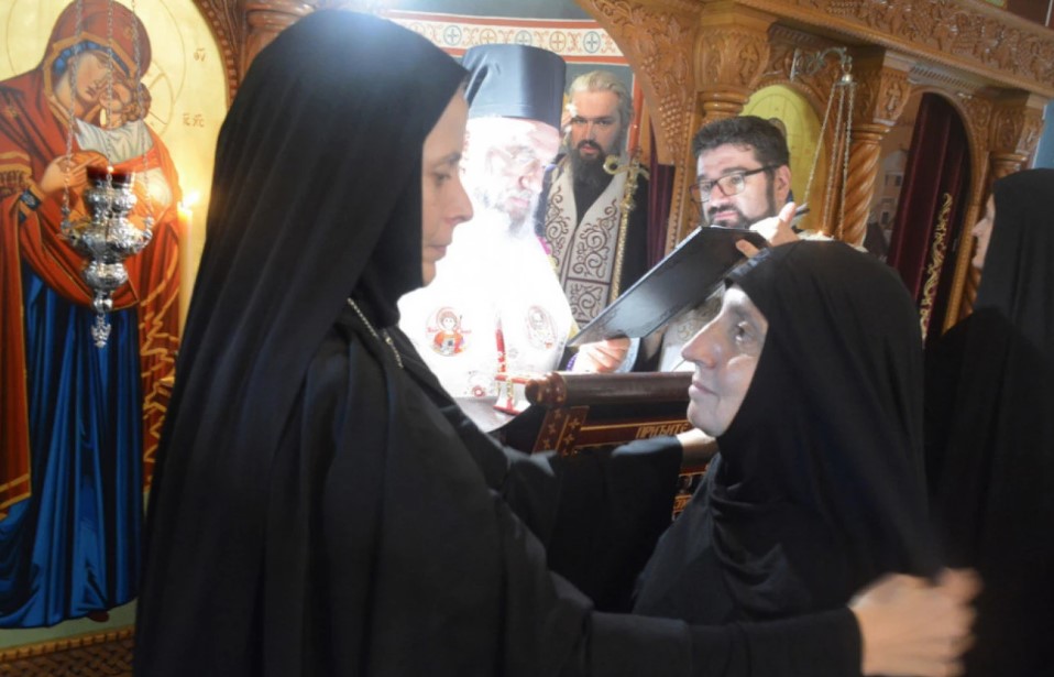 NOVO MONAŠENJE OBASJALO LIPAR Iskušenica Nevenka dobila monaško ime po najčudesnijoj Srpkinji