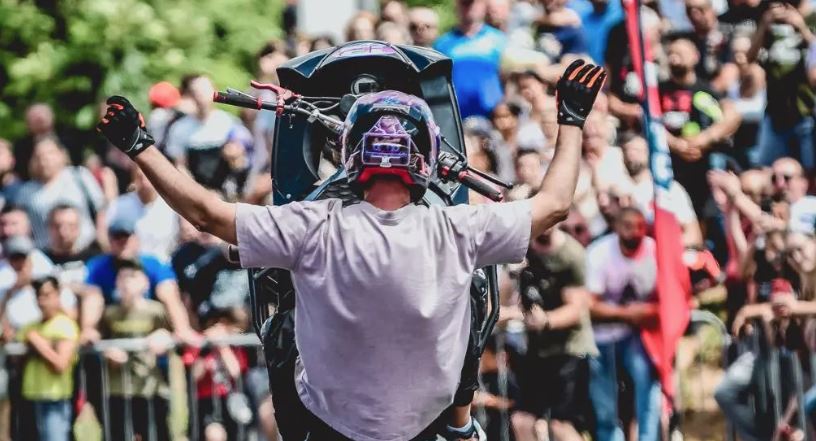 (VIDEO) SVJETSKI PRVAK U OVOM SPORTU Banjalučanin koji je oduševio region otkrio kako je postao kralj stant vožnje