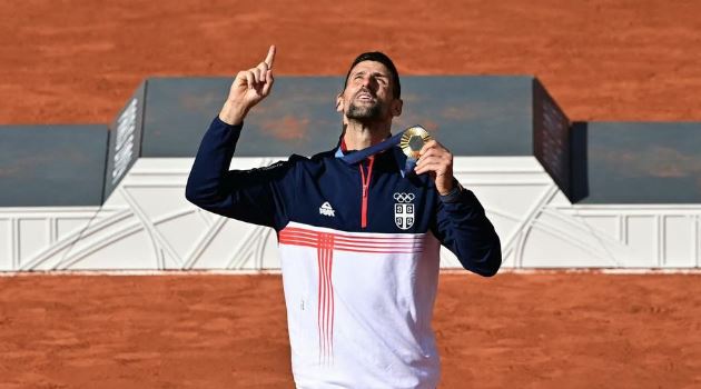 (FOTO) NOVAK ĐOKOVIĆ SE OBRATIO ALKARAZU Pogledajte šta mu je poručio nakon osvajanja zlata