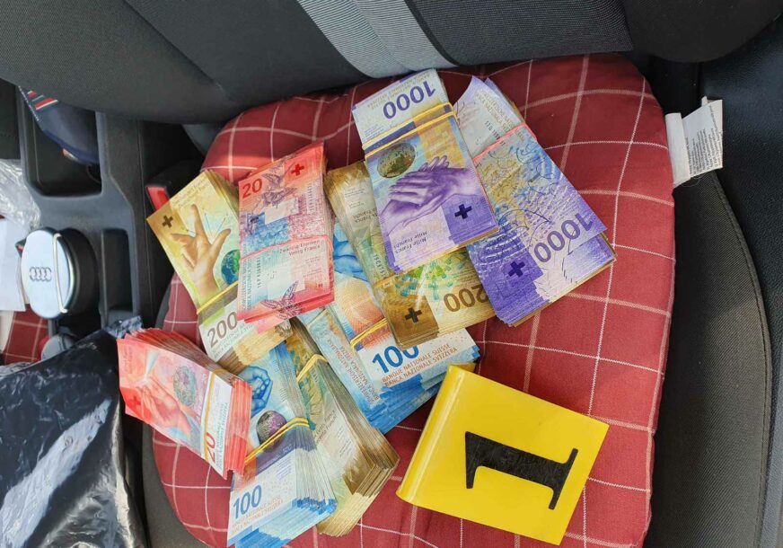"PALA" ČETVORKA IZ BIJELJINE Ovo su imena uhapšenih dilera deviza: Policija oduzela više od pola miliona KM