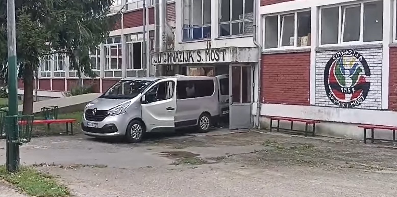 SANSKI MOST ZAVIJEN U CRNO Sutra dan žalosti u USK