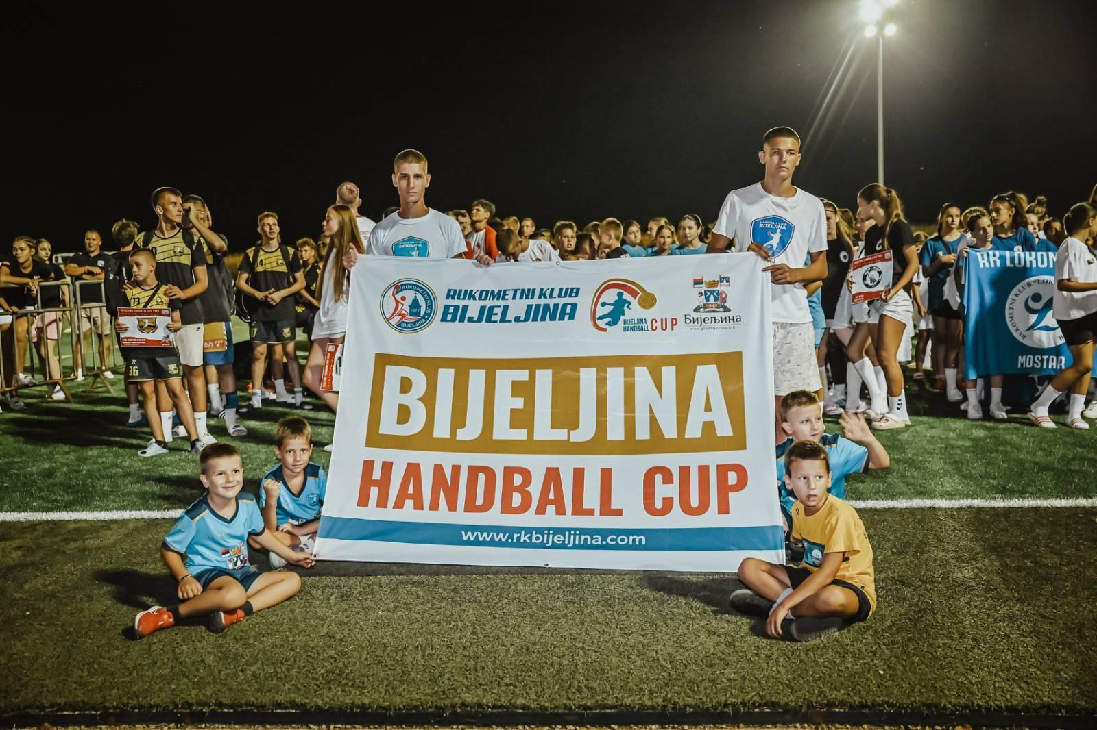 (FOTO) „BIJELJINA HANDBALL CUP 2024“: Jovanović poželio sreću novim šampionima