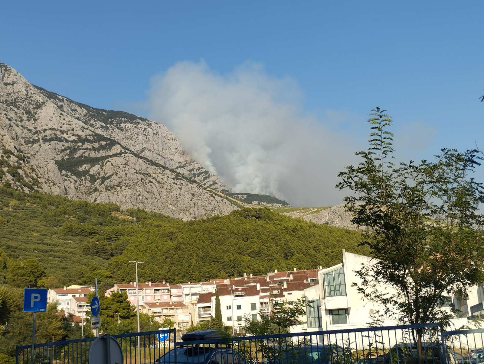 NAKON 4 DANA BORBE SA VATRENOM STIHIJOM Požari u Dalmaciji pod kontrolom, 800 hektara šume potpuno izgorjelo