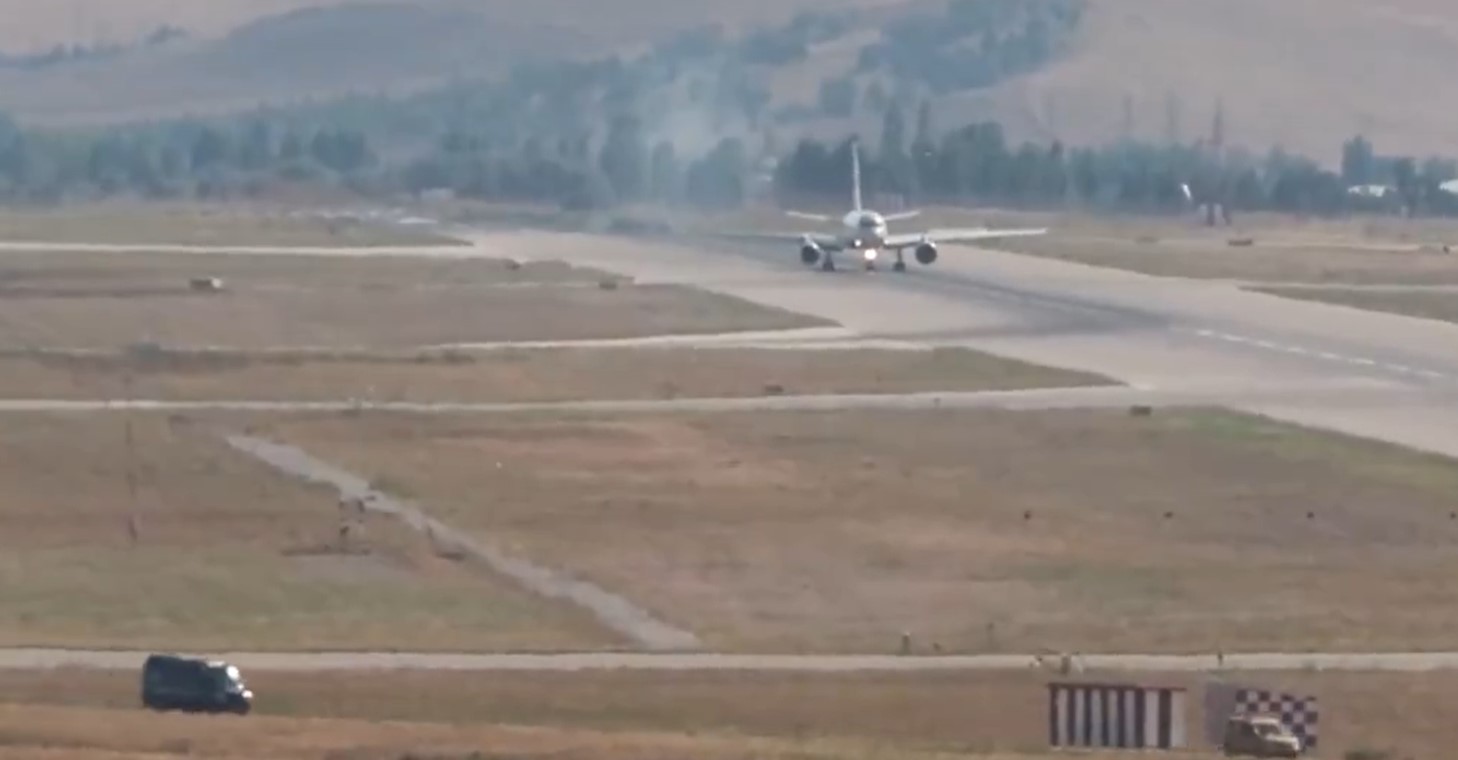 (VIDEO) GOTOVO JE! U TURSKOJ IZVRŠENA NAJVEĆA RAZMJENA ZATVORENIKA: Učestvovalo 26 osoba iz više zemalja, među njima i dva maloljetnika