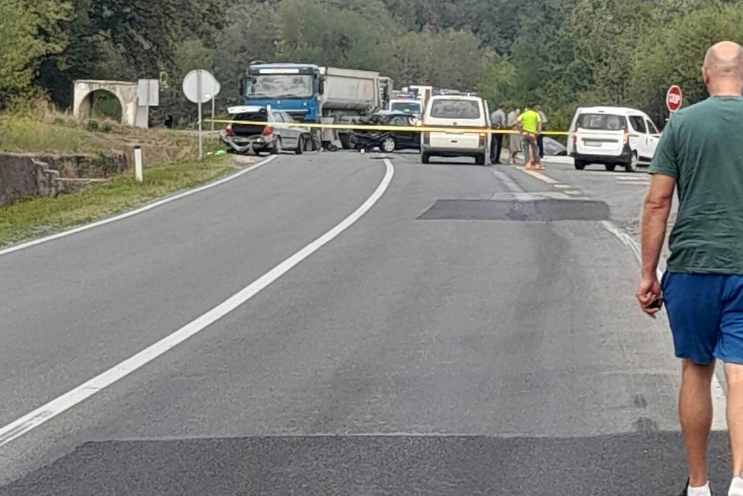 HAOS KOD ŽEPČA Sudarila se četiri vozila, povrijeđeno sedam osoba