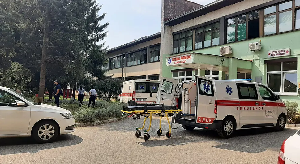 SANSKI MOST ZAVIJEN U CRNO Oglasilo se Ministarstvo o nezapamćenom zločinu u Gimnaziji: Više niko nije isti...